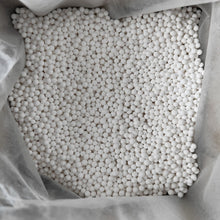 Lade das Bild in den Galerie-Viewer, TRITON AL99 Phosphatadsorber 1000ml - Inhalt Aluminiumkügelchen