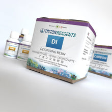 Lade das Bild in den Galerie-Viewer, TRITON DI Reinstwasserharz 1000ml - Vorderansicht mit anderen TRITON Produkten